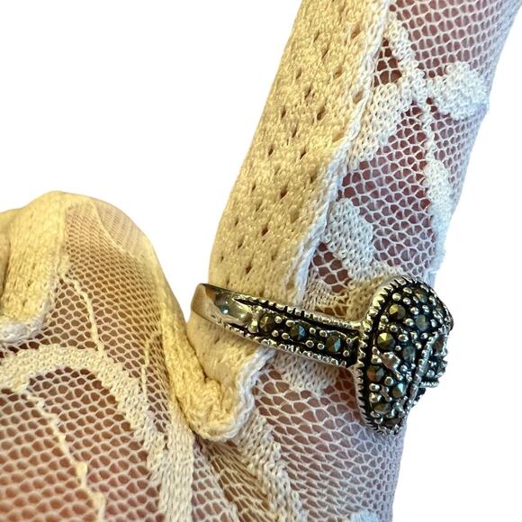 Vintage Women's Rhodium Plated Dress Ring Marcasite Heart - Size 9 - Picture 5 of 11